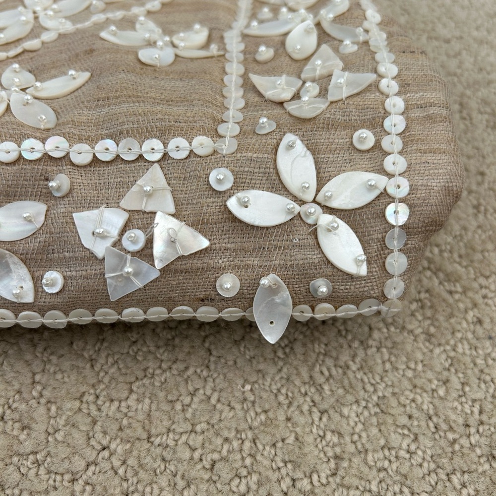 Beaded Floral Handheld Clutch Bag in Beige Linen - Picture 5 of 9